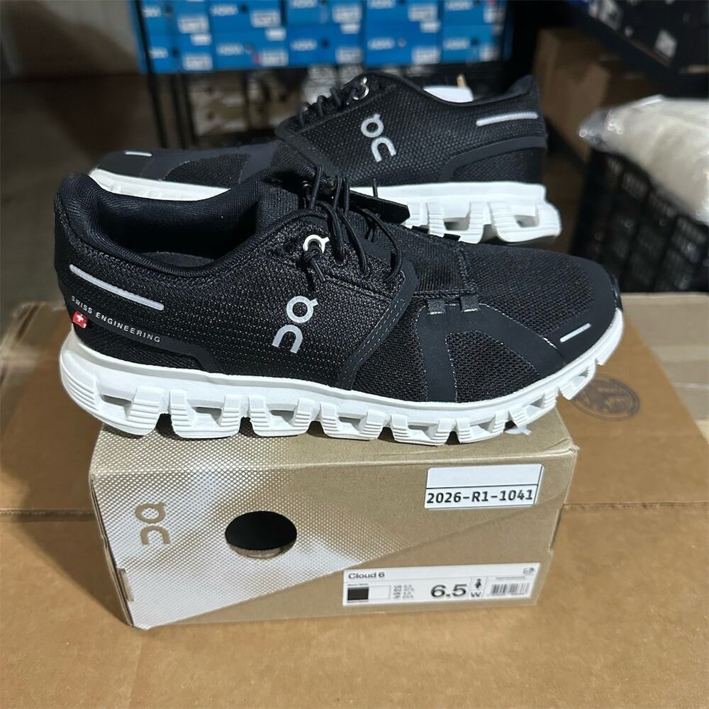 On Running Cloud Running Shoes Sneakers Black/White | Womens 6.5 | EUC